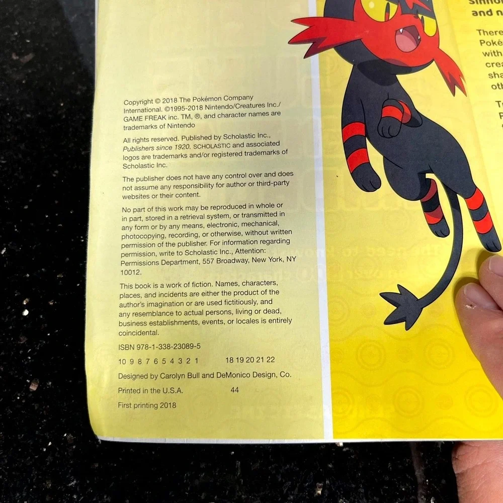 Pokemon Super Deluxe Essential Handbook 2018 Scholastic Characters Stats‎